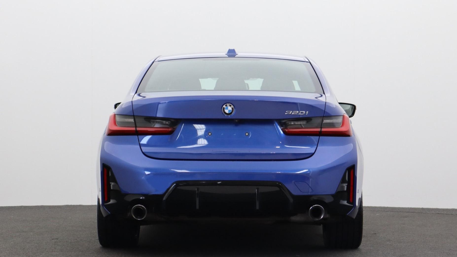 BMW 3 Series image 3