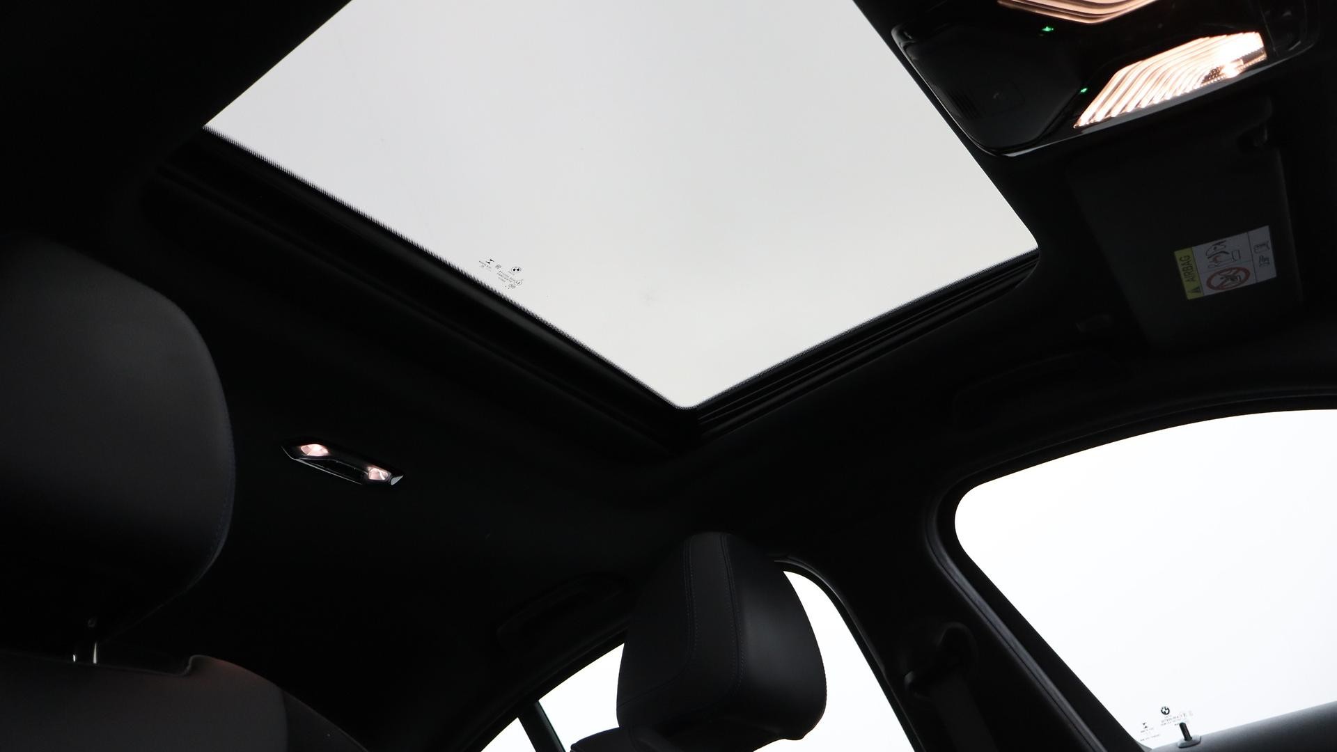 BMW 3 Series image 4