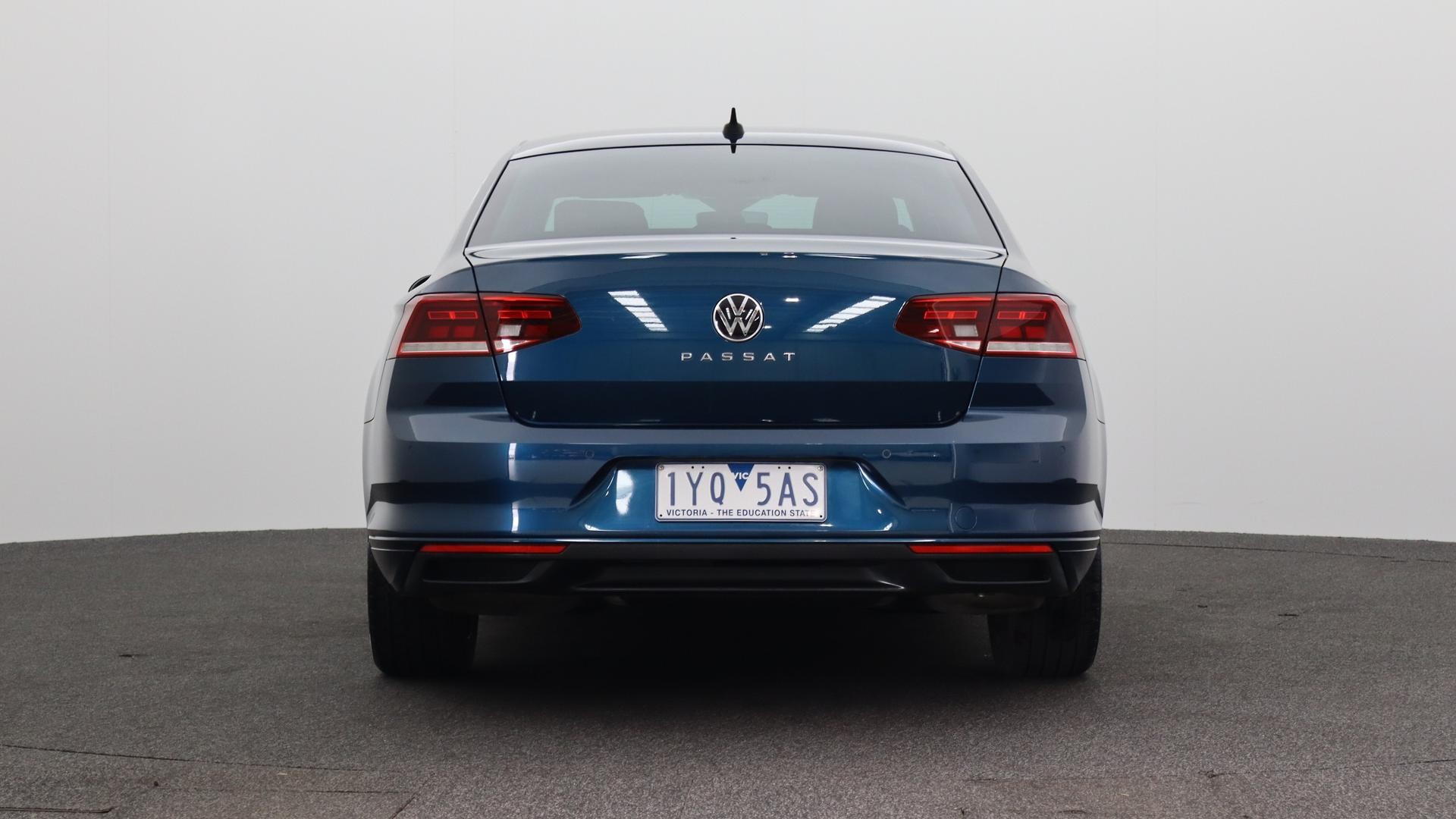 Volkswagen Passat image 3