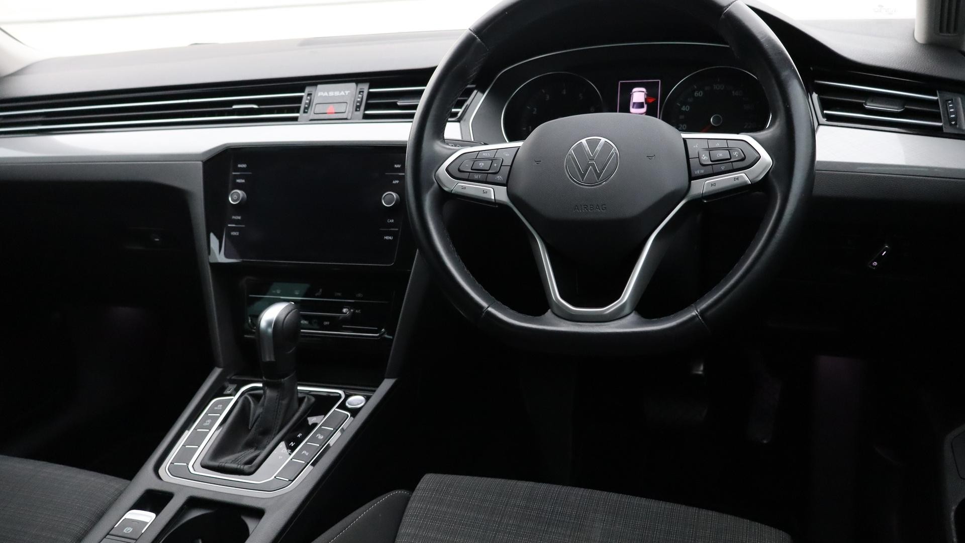 Volkswagen Passat image 4