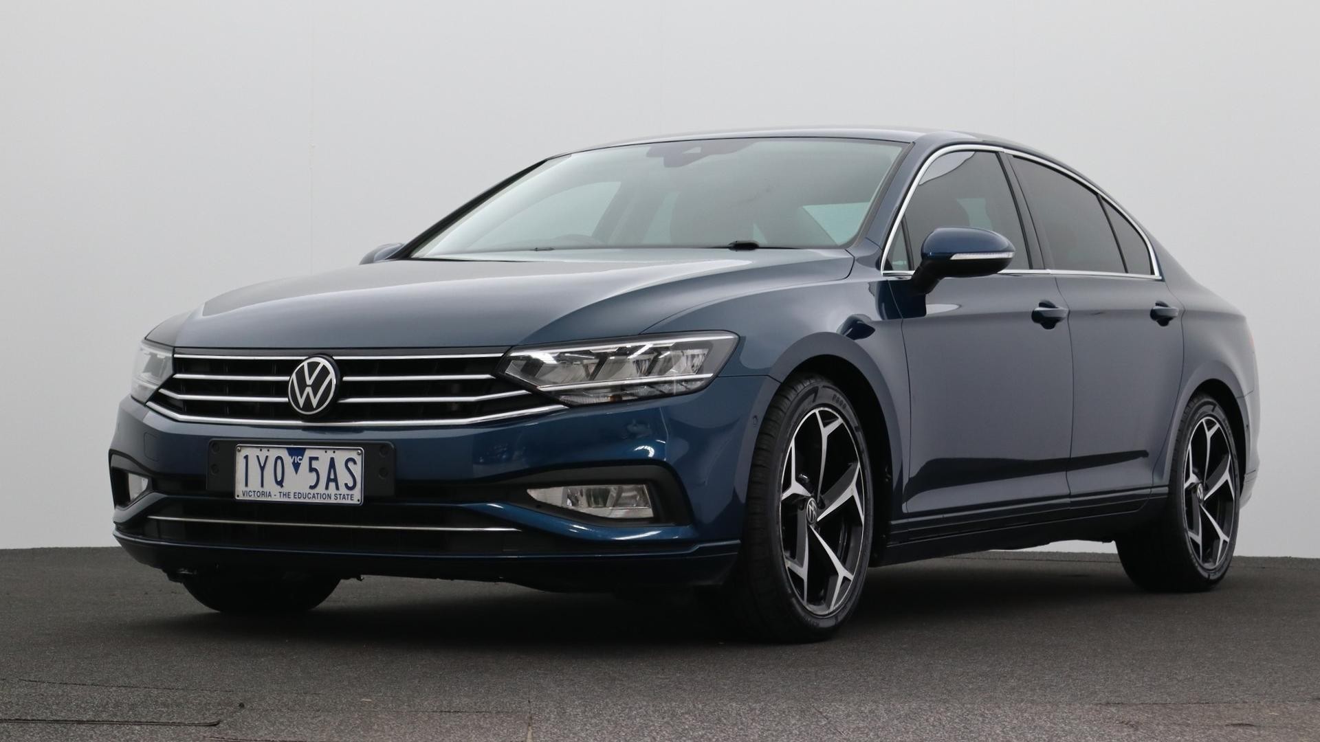 Volkswagen Passat image 1