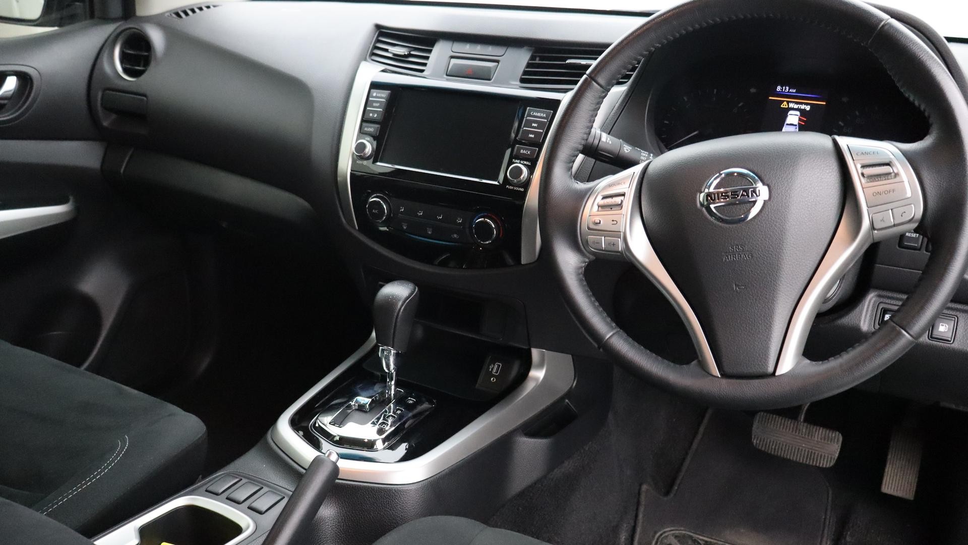 Nissan Navara image 4