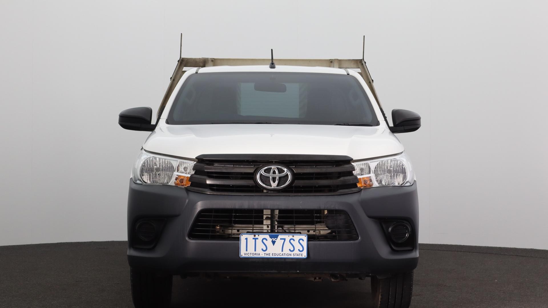 Toyota Hilux image 2