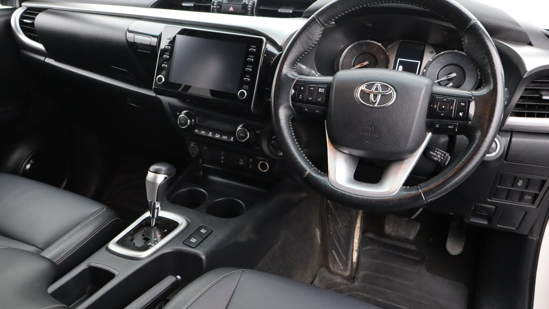 Toyota Hilux image 4