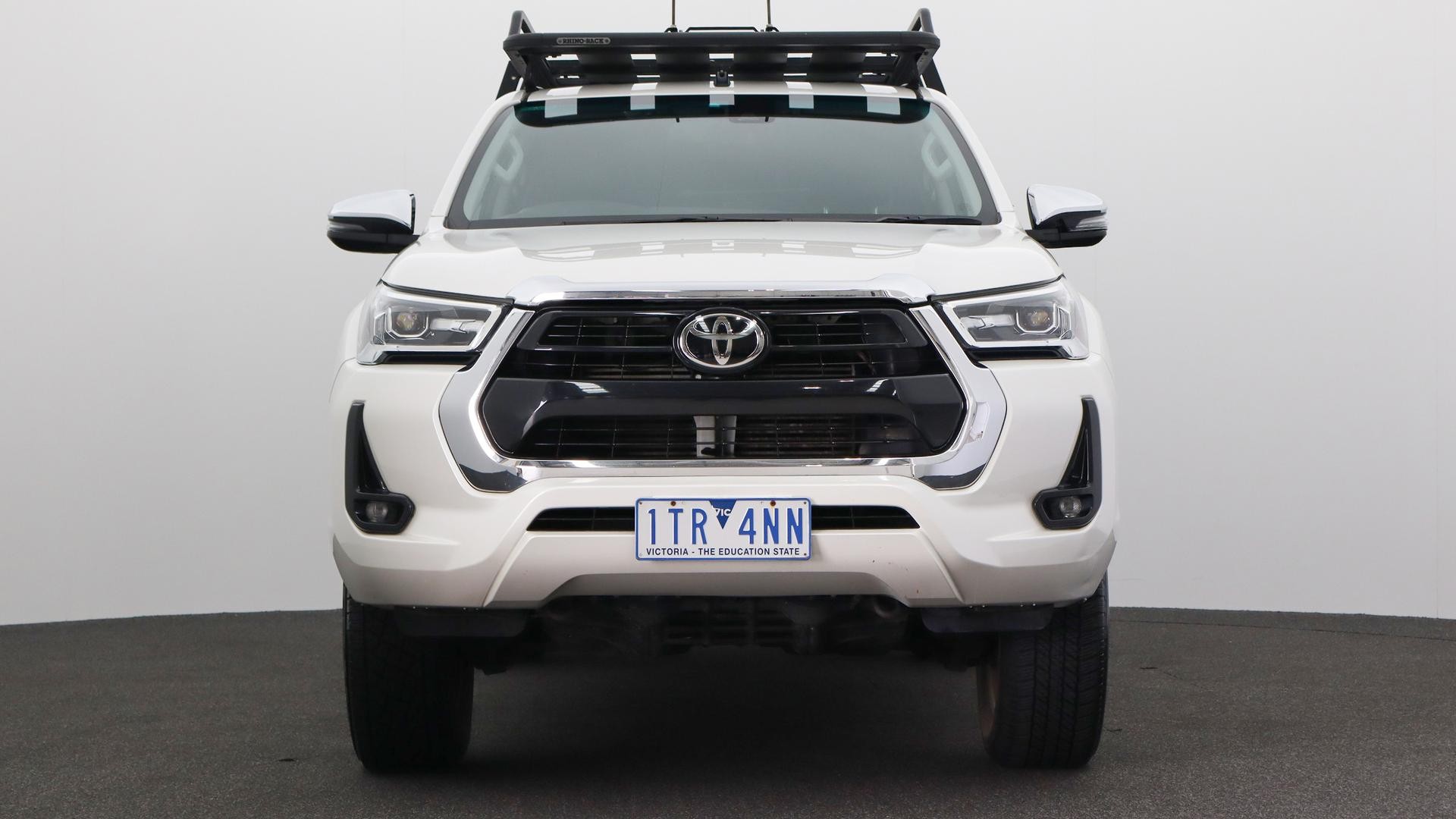 Toyota Hilux image 2
