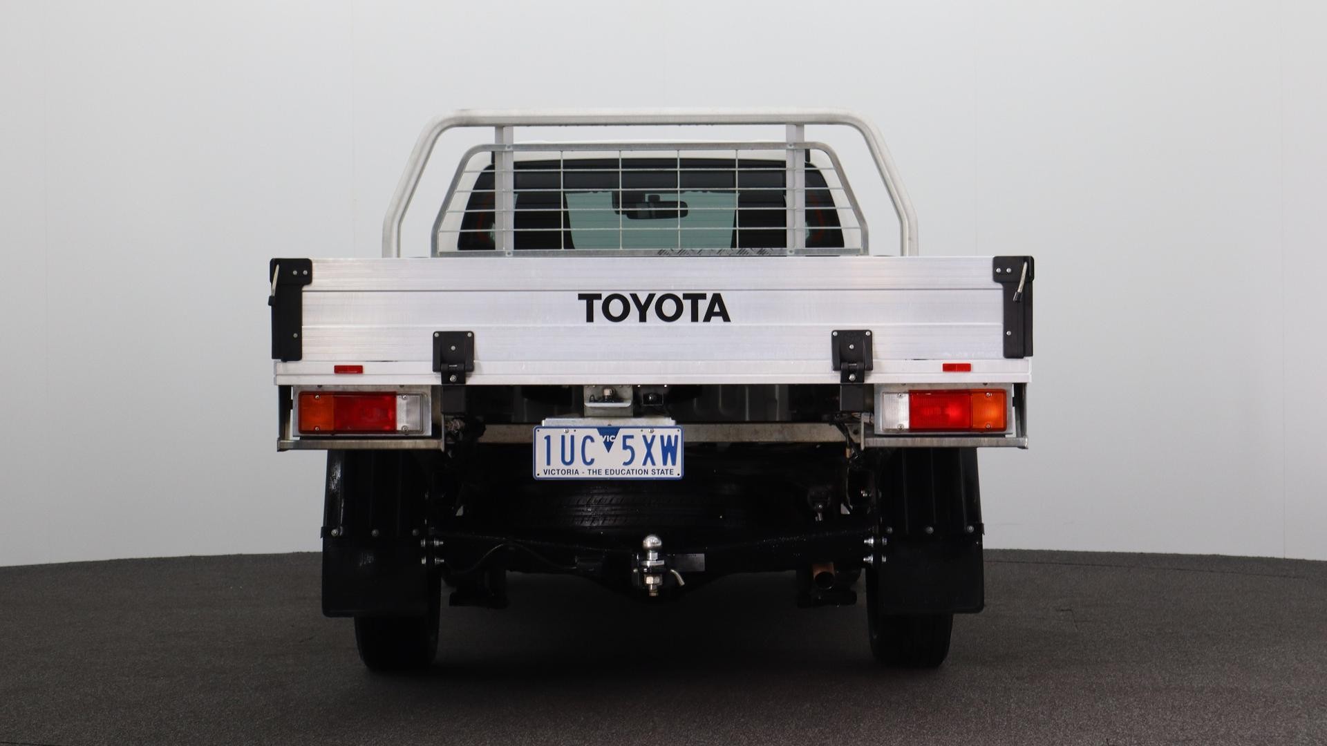 Toyota Hilux image 3