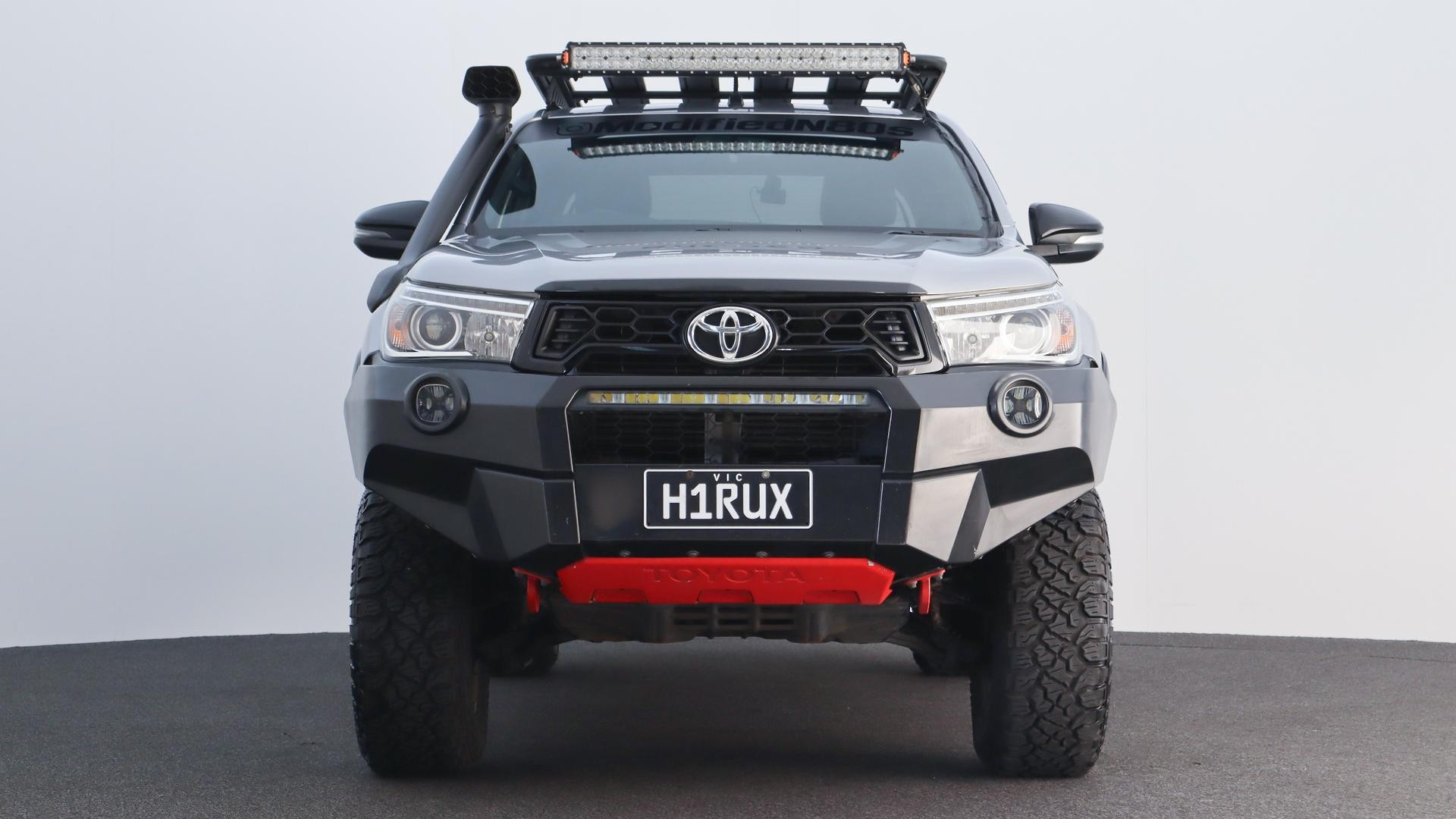 Toyota Hilux image 2