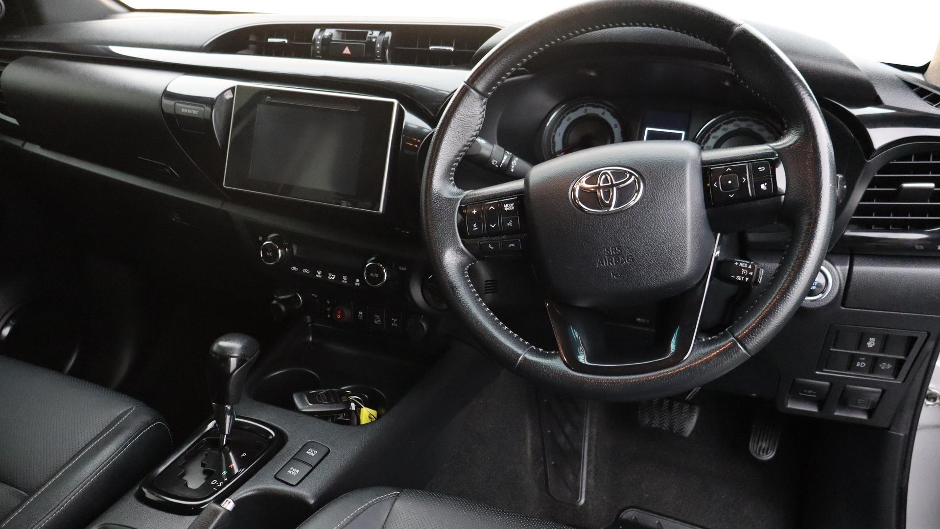 Toyota Hilux image 4