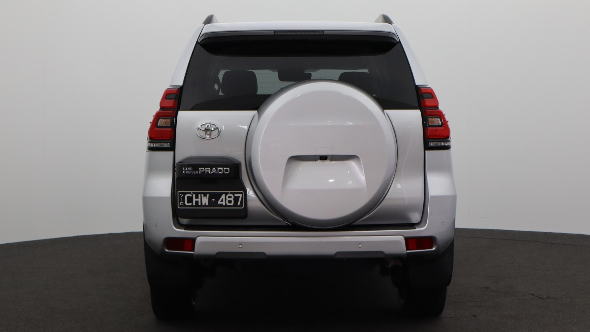 Toyota Landcruiser Prado image 3