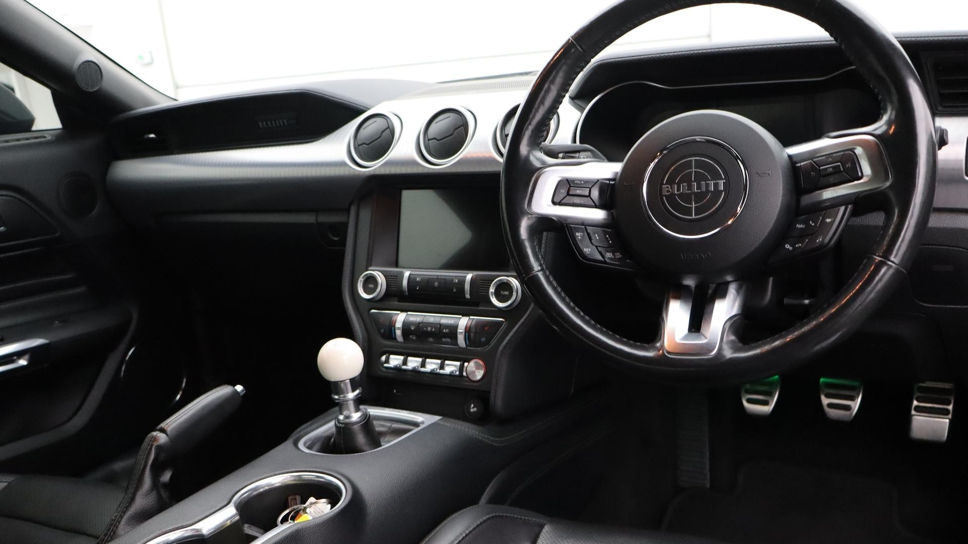 Ford Mustang image 4