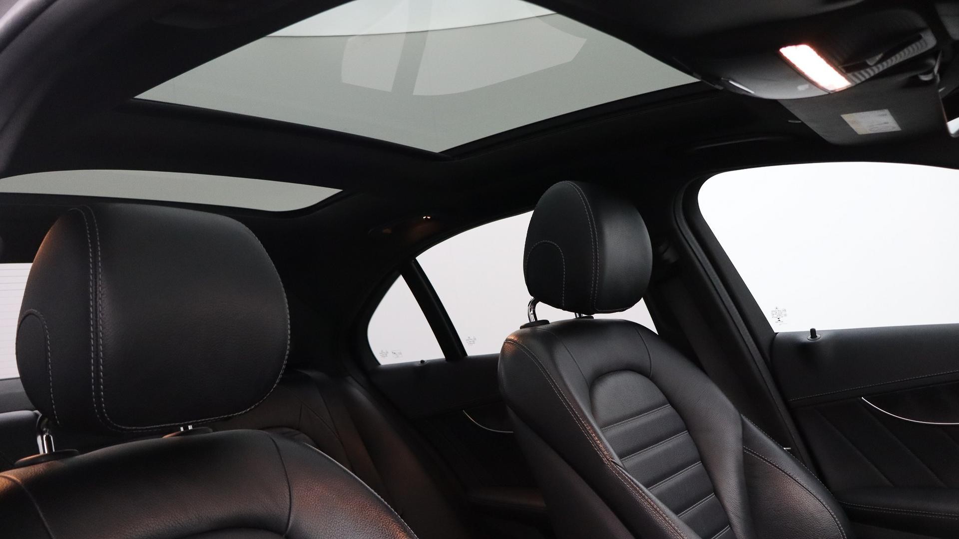 Mercedes Benz C-class image 4