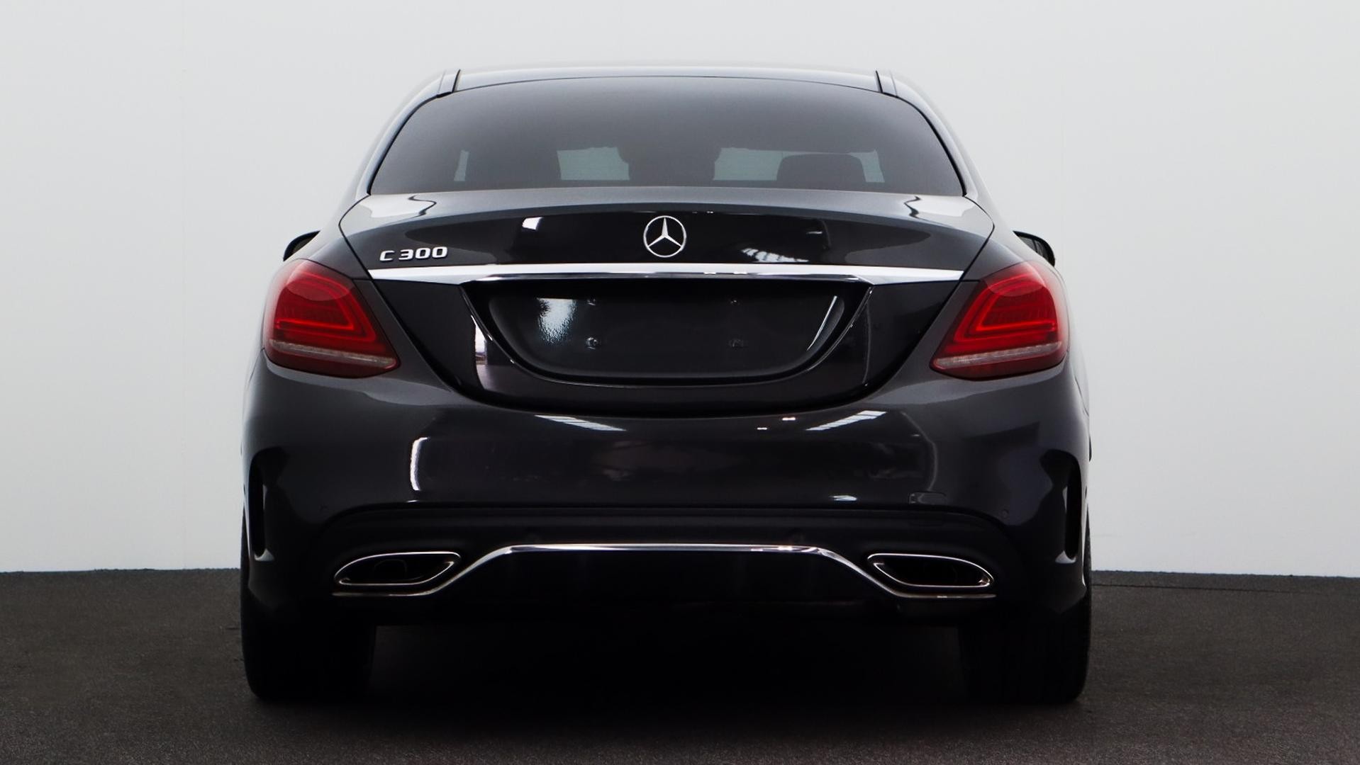 Mercedes Benz C-class image 3