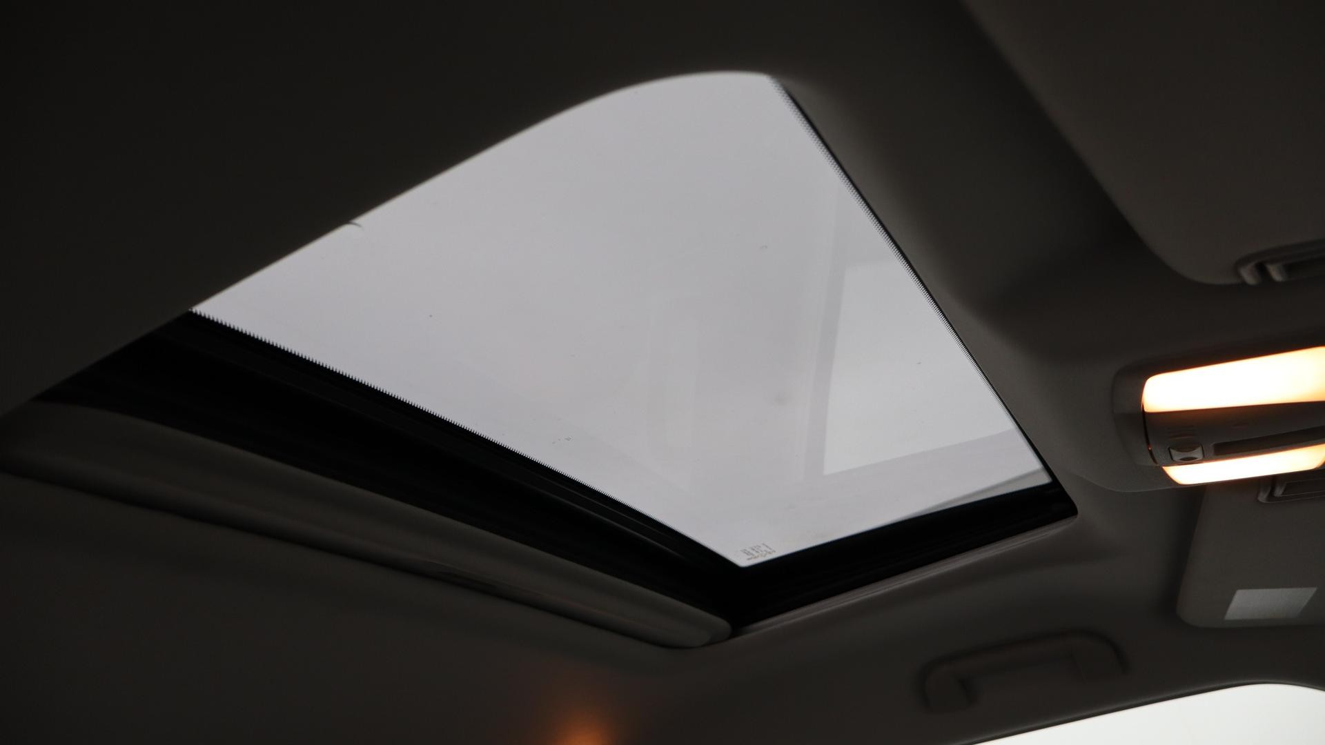 Infiniti Qx80 image 4