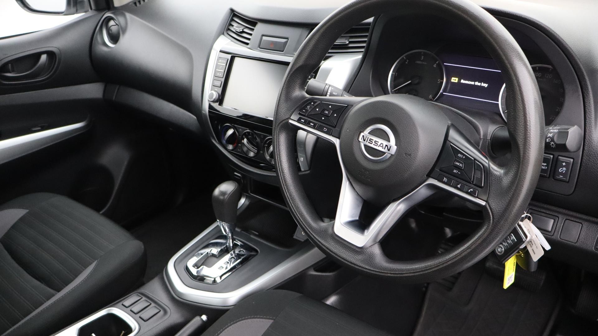 Nissan Navara image 4