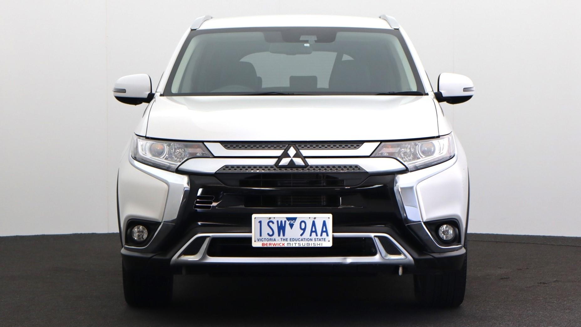 Mitsubishi Outlander image 2