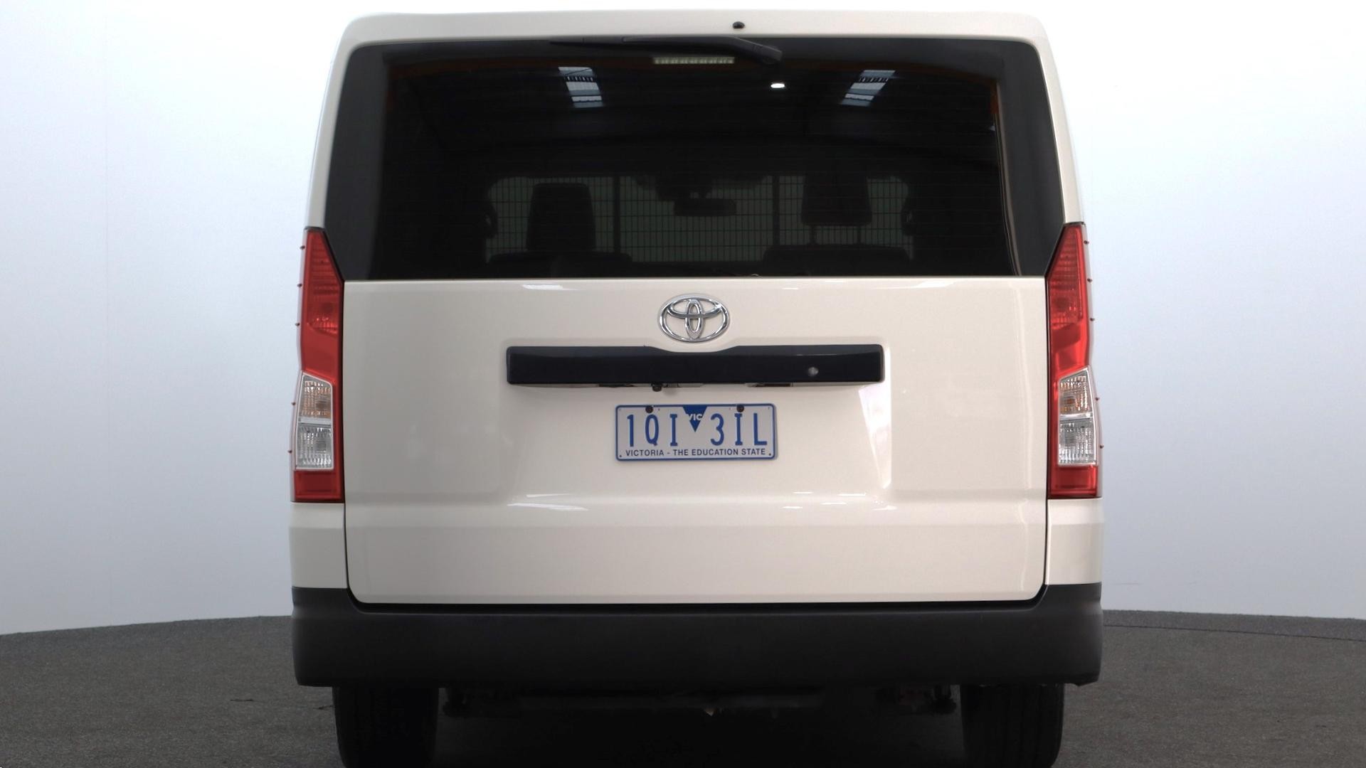 Toyota Hiace image 3