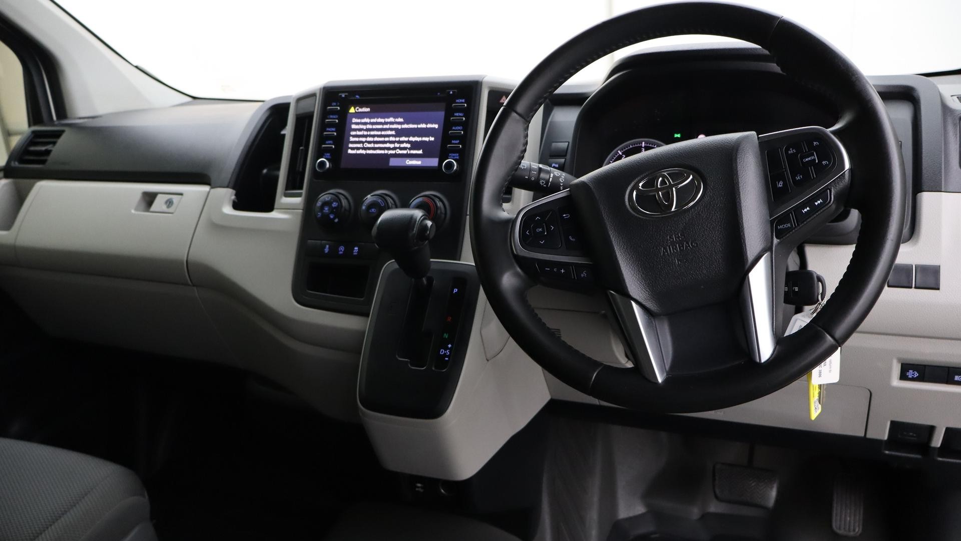 Toyota Hiace image 4