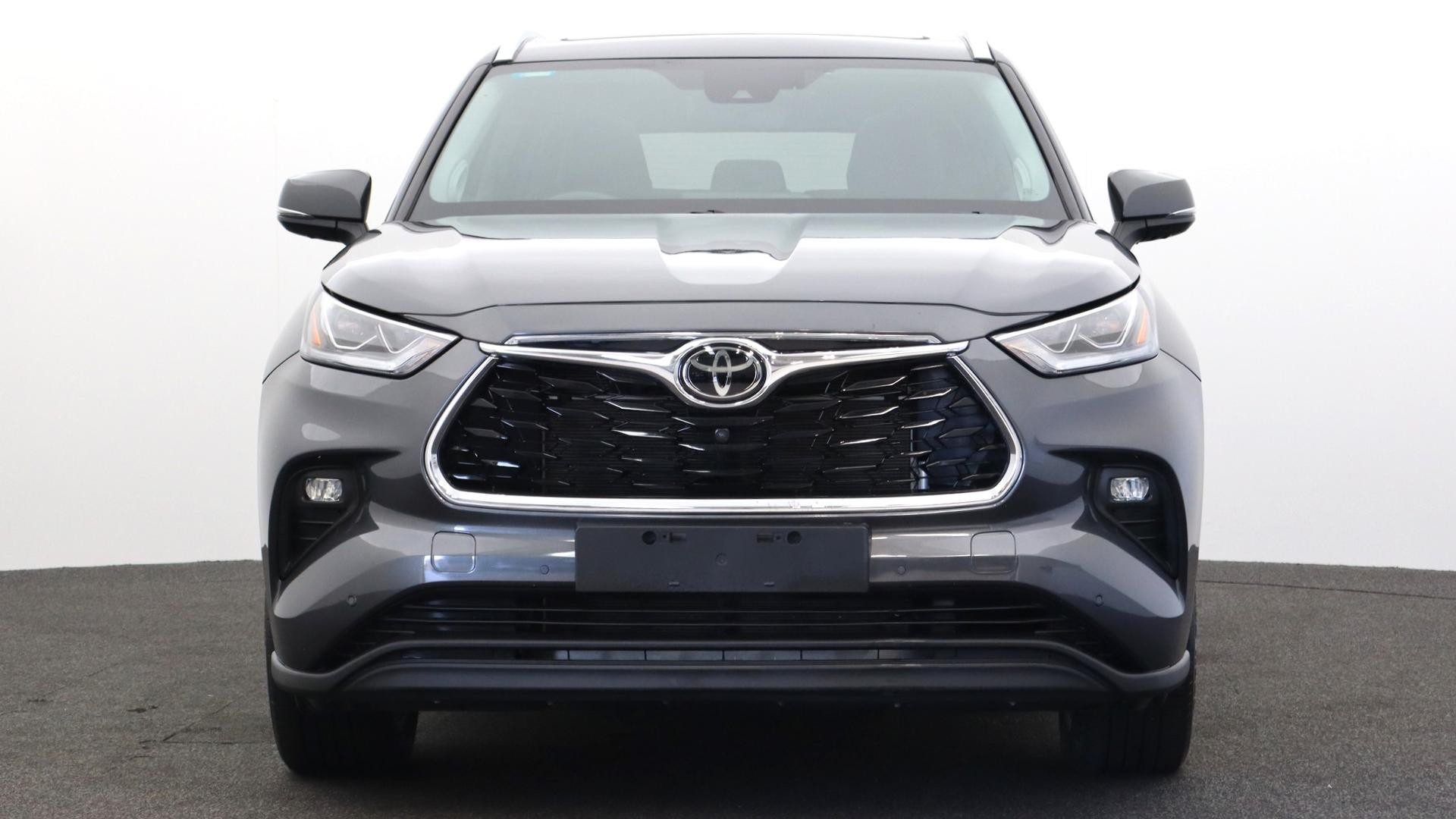 Toyota Kluger image 2