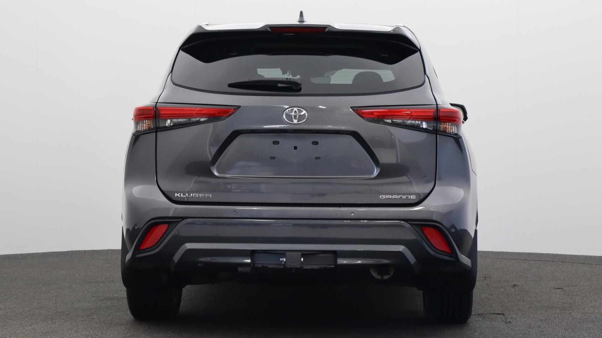 Toyota Kluger image 3