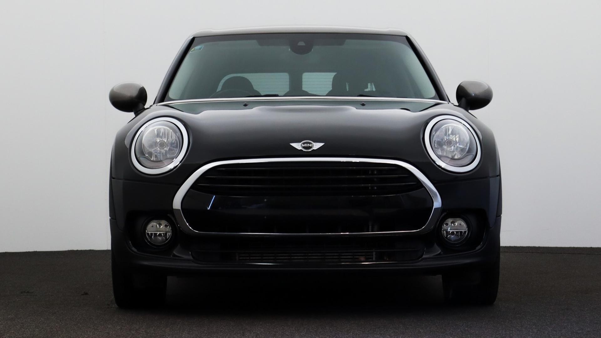 Mini Clubman image 2