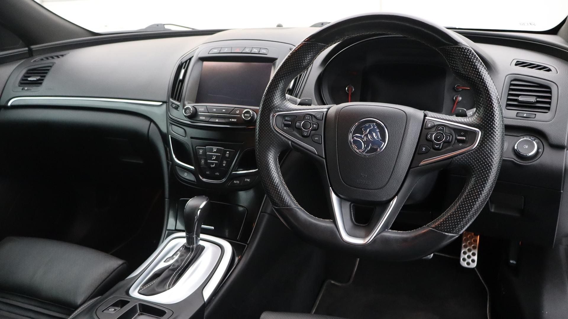 Holden Insignia image 4
