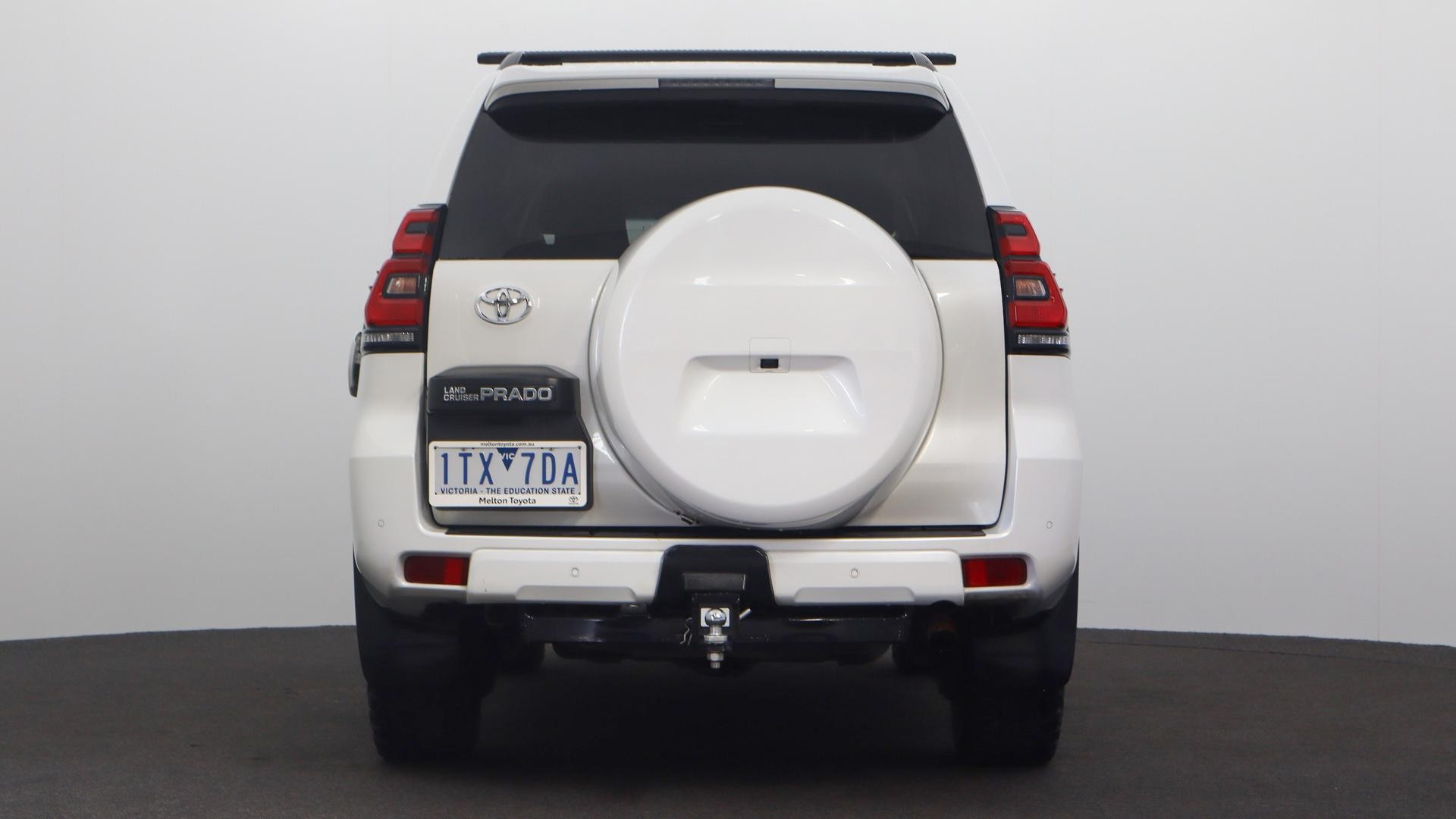 Toyota Landcruiser Prado image 3