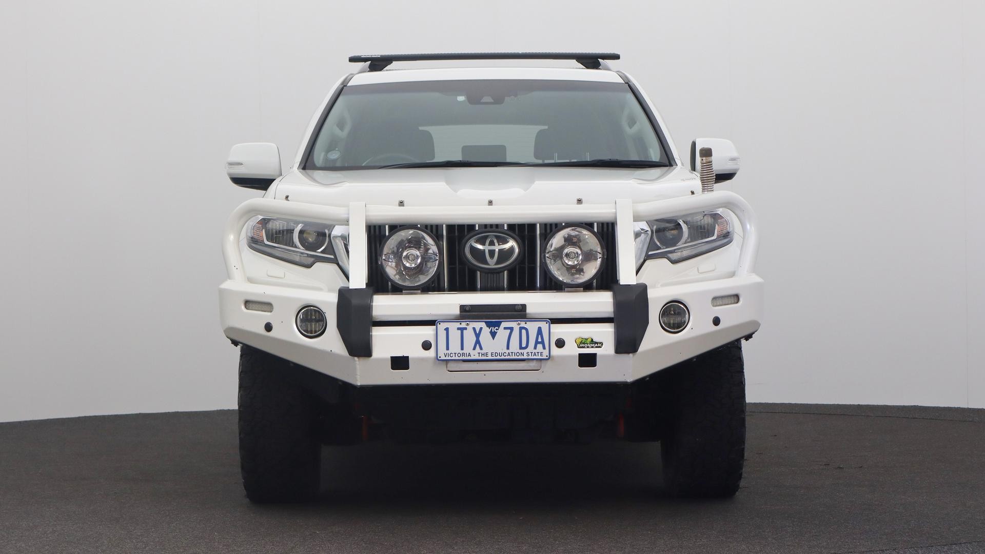 Toyota Landcruiser Prado image 2