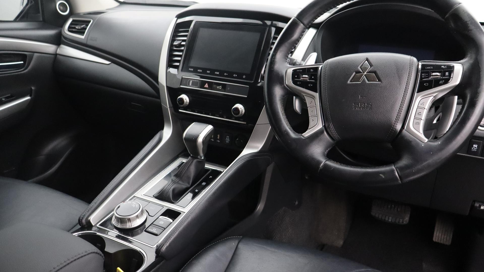 Mitsubishi Pajero Sport image 4