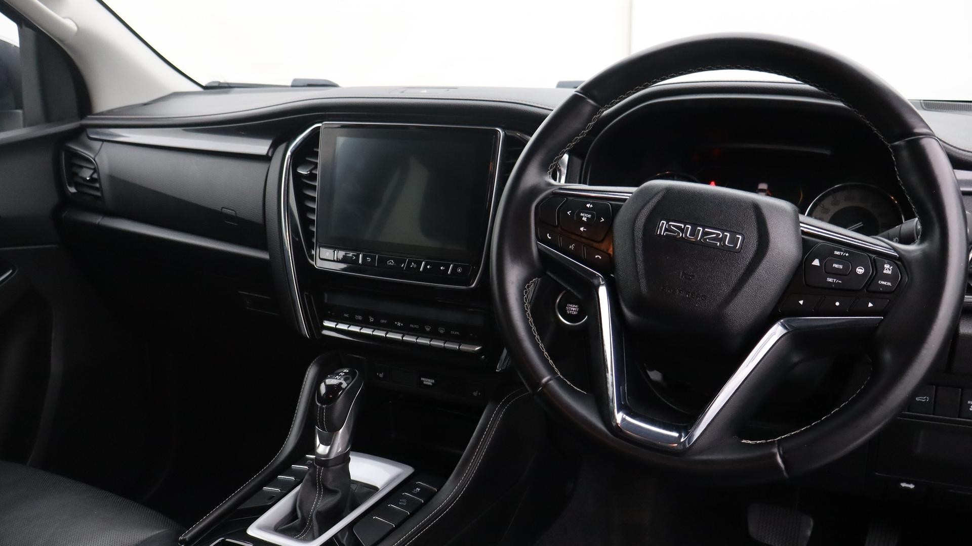 Isuzu Mu-x image 4