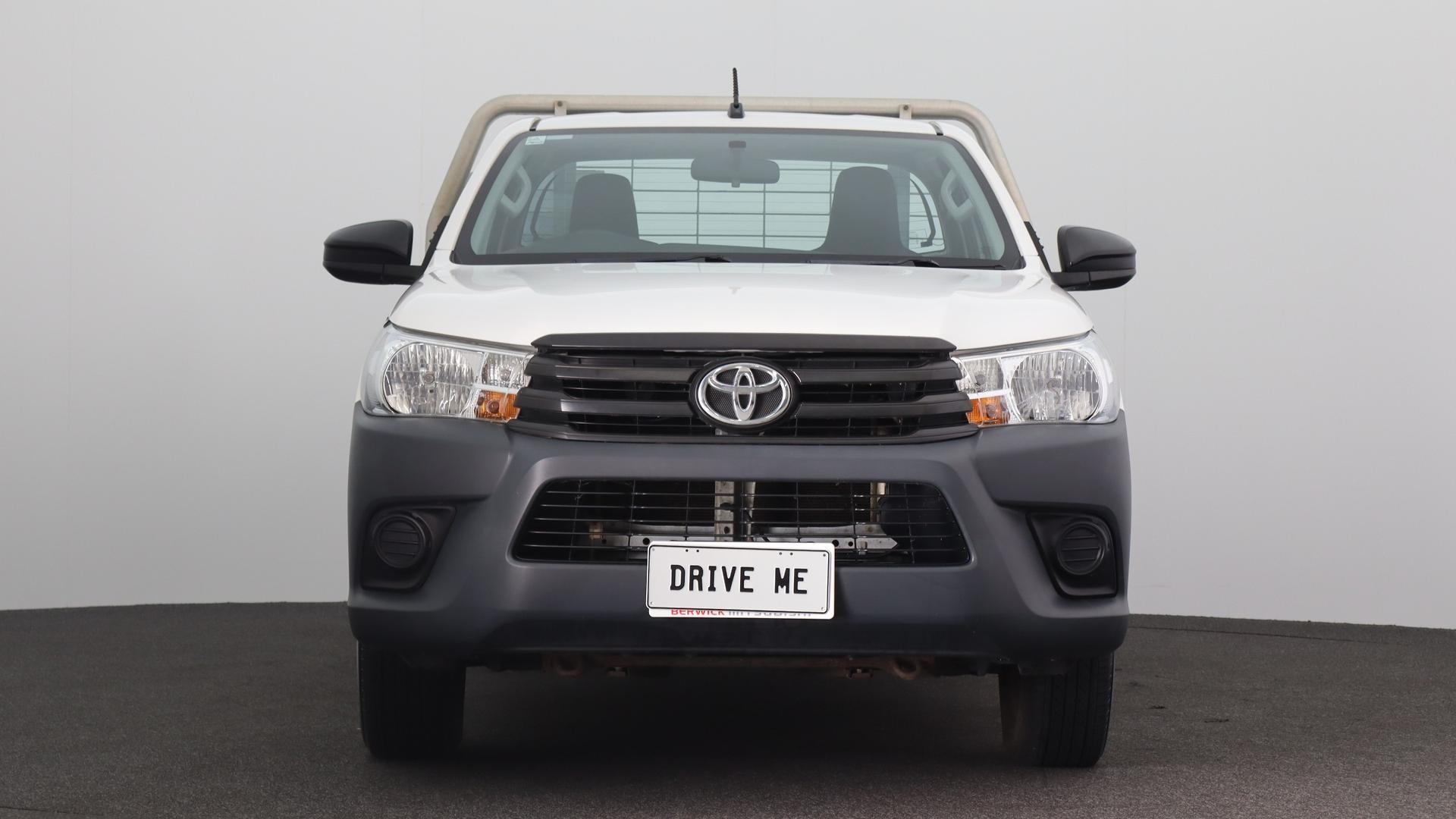 Toyota Hilux image 2