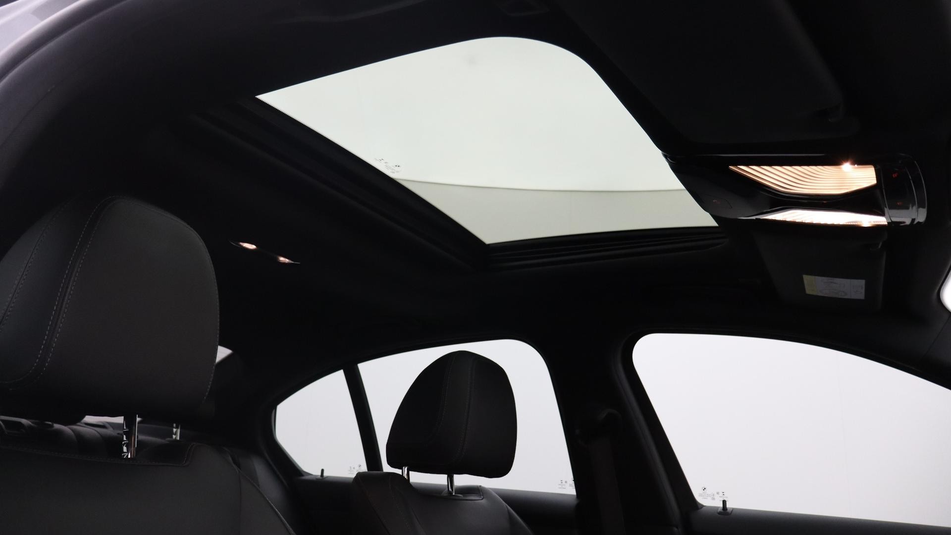 BMW 3 Series image 4