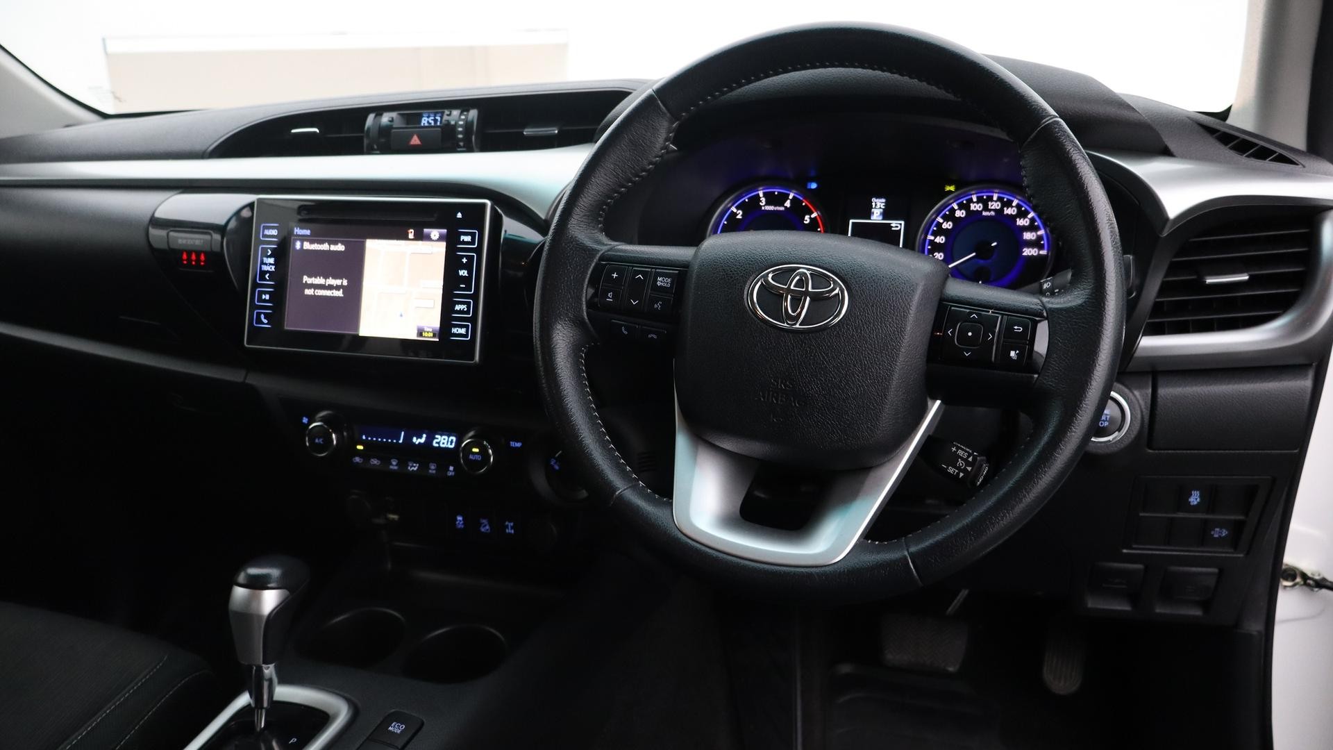 Toyota Hilux image 4
