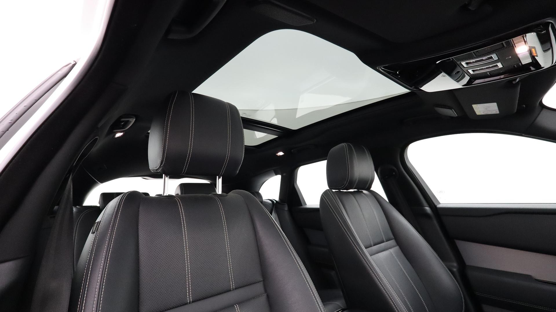 Land Rover Range Rover Velar image 4