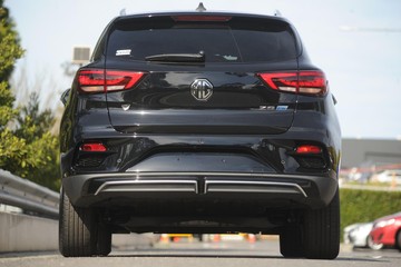 https://dvg-vehicle-assets.s3.amazonaws.com/C23219/4joqpnn3qn0xzfhmqv8p8oq01.jpg