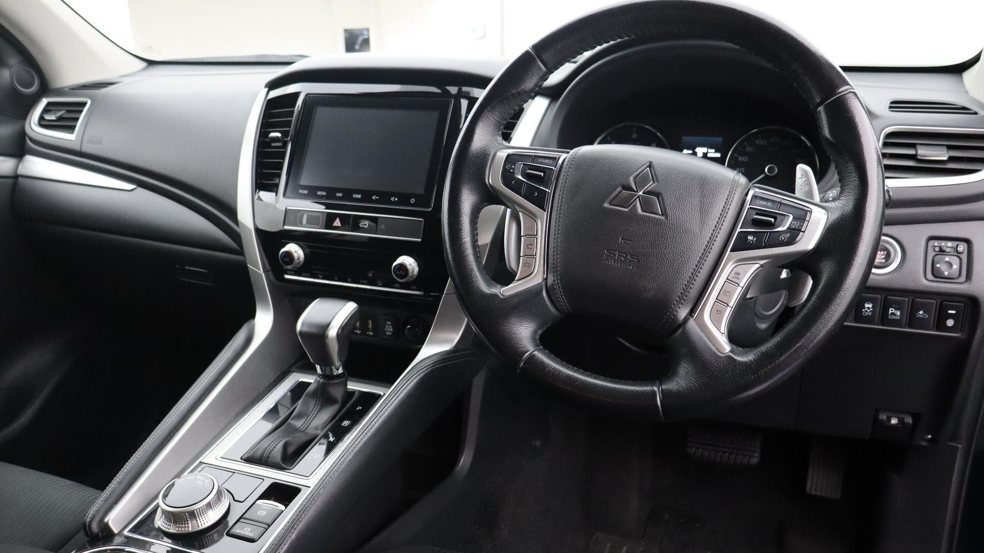 Mitsubishi Pajero Sport image 4
