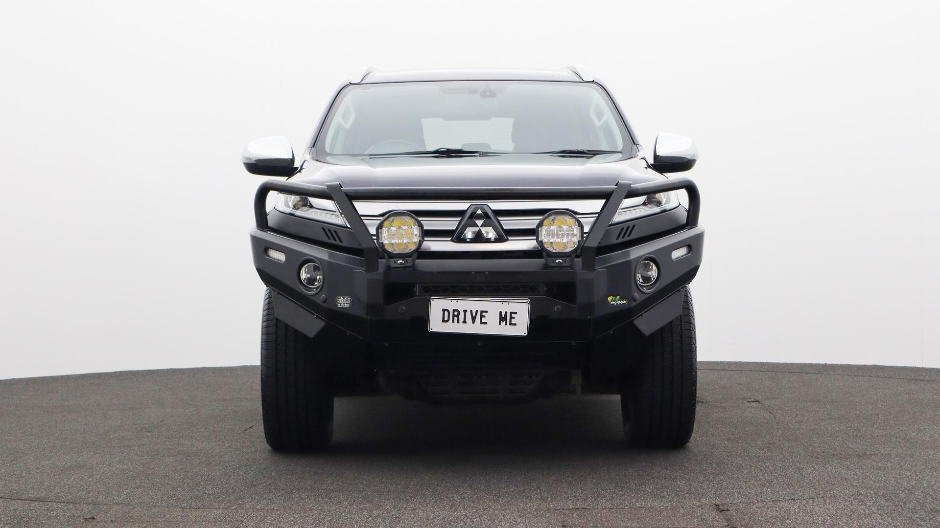 Mitsubishi Pajero Sport image 2