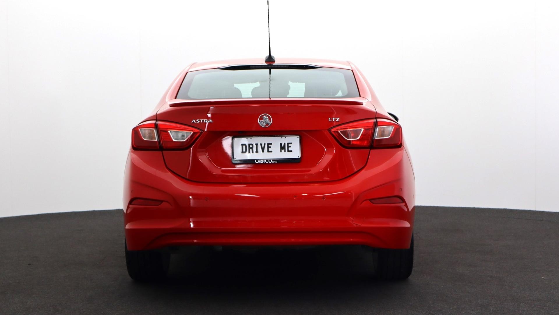 Holden Astra image 3