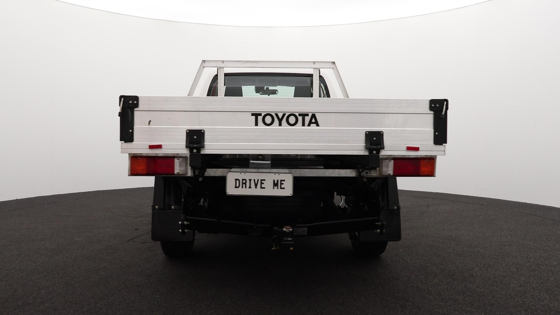 Toyota Hilux image 3