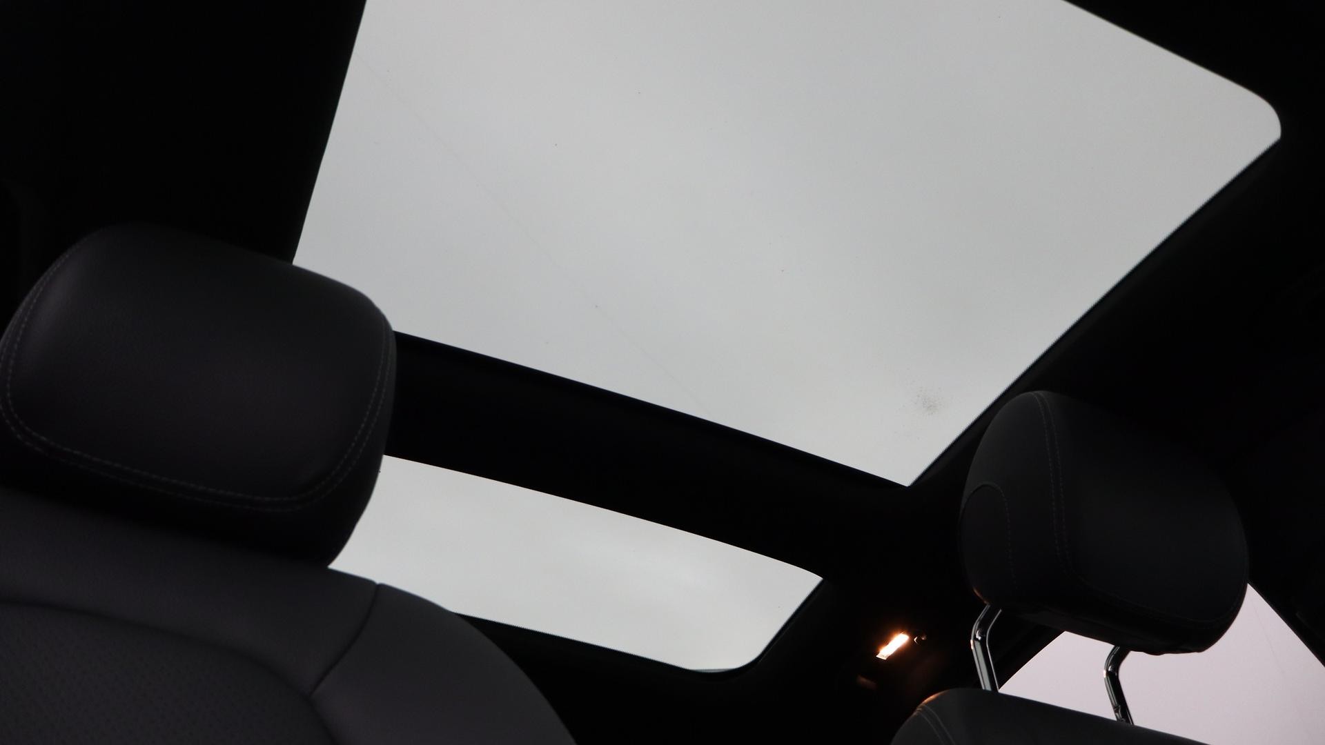 Mercedes Benz C-class image 4