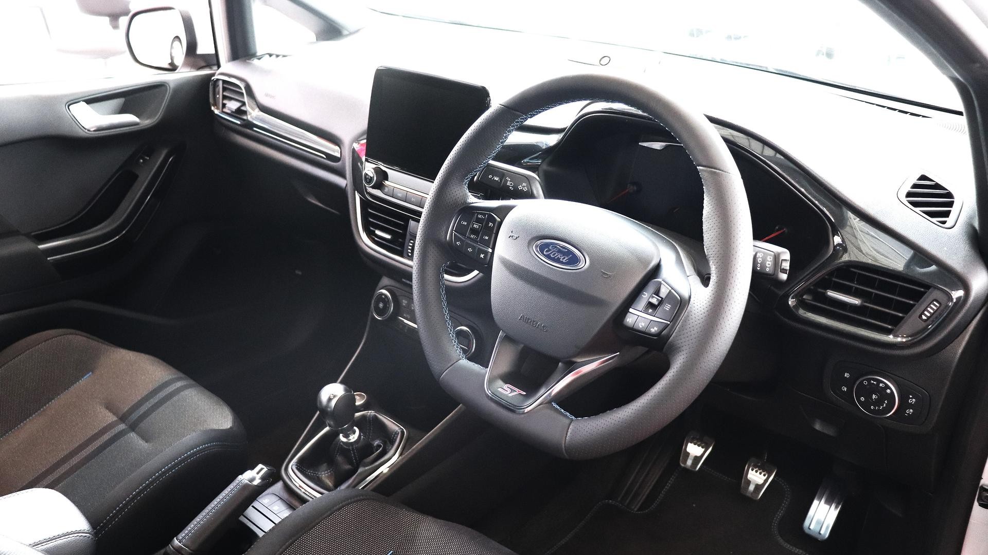 Ford Fiesta image 4