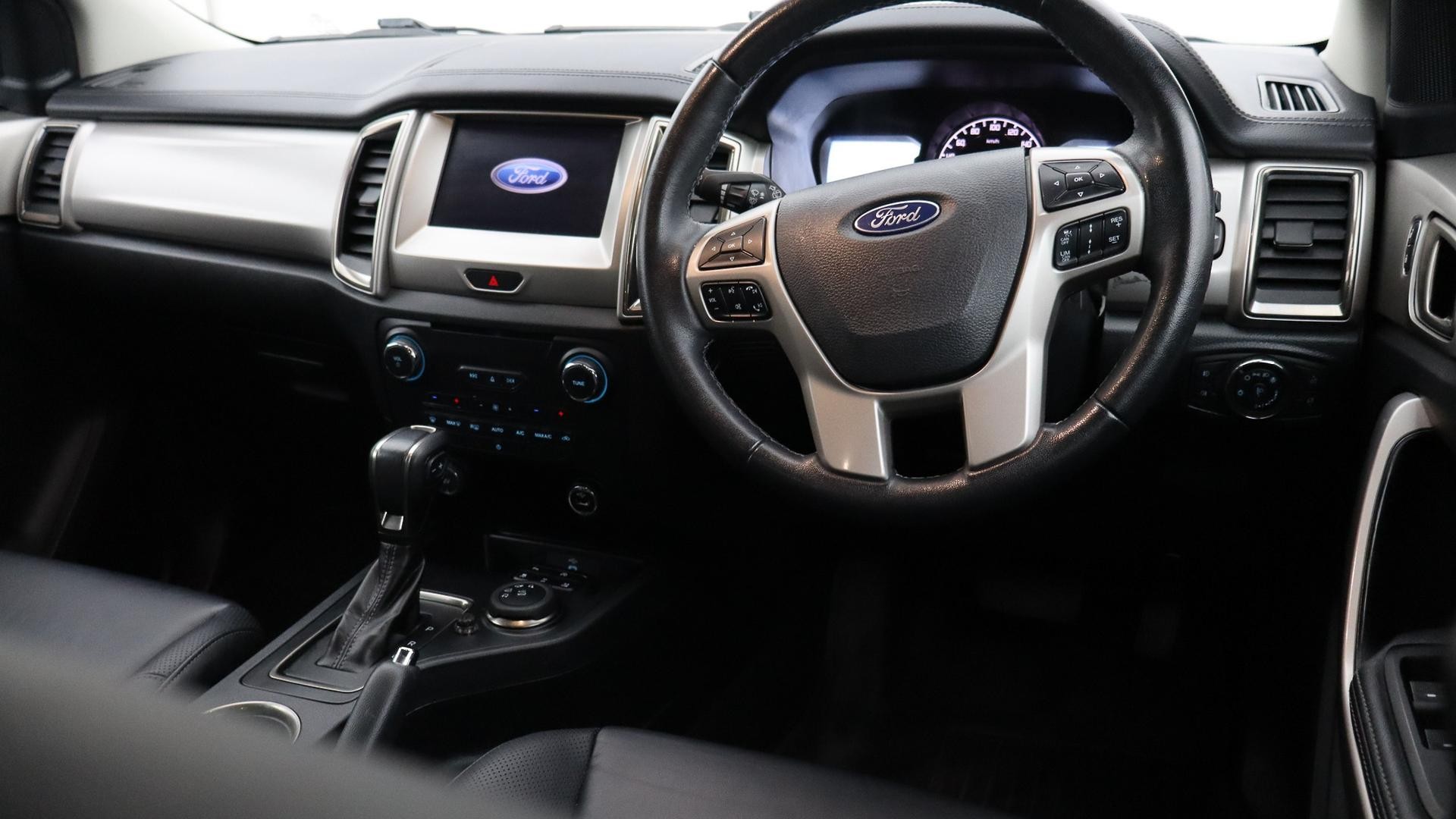 Ford Everest image 4