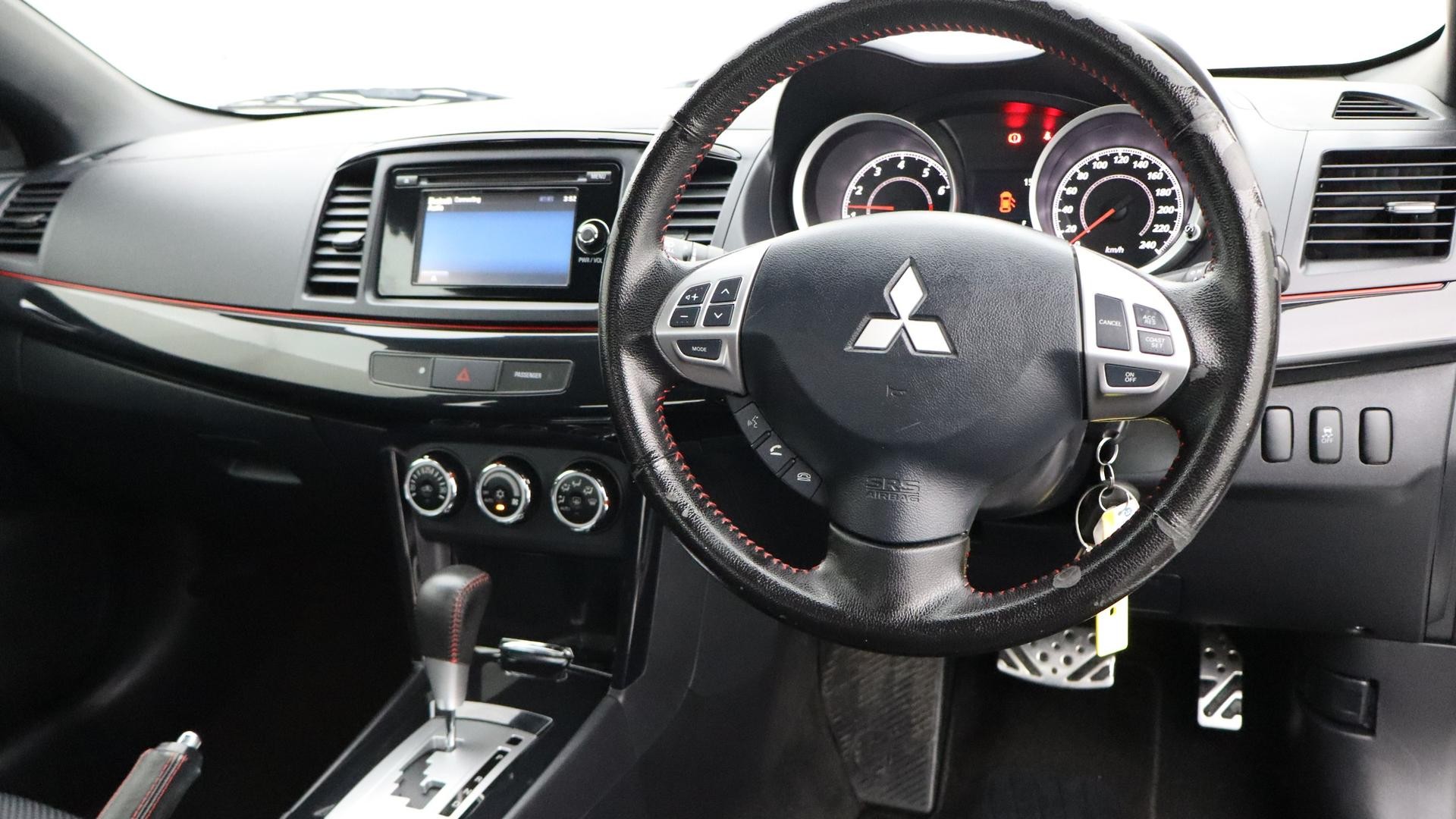 Mitsubishi Lancer image 4