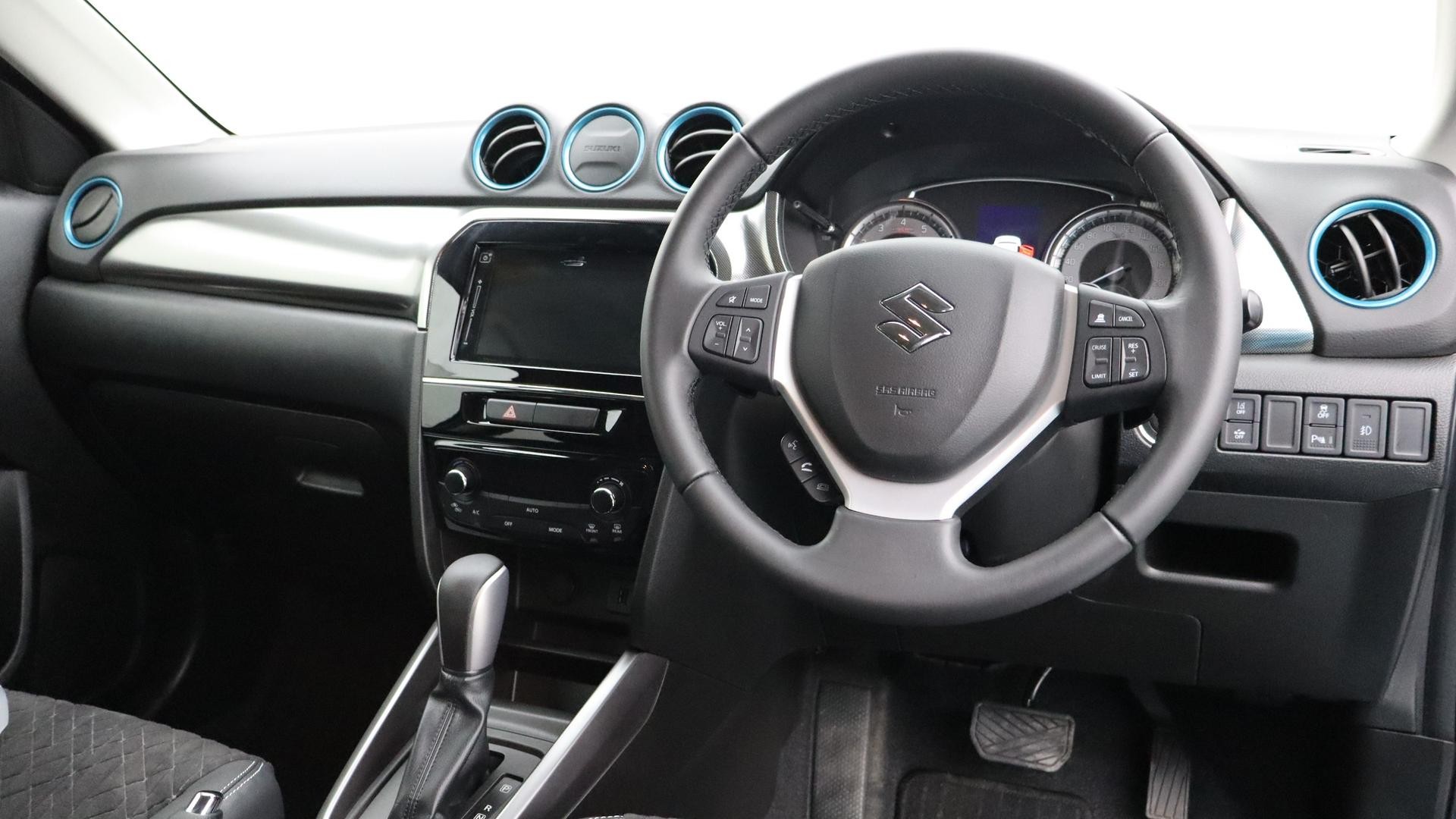 Suzuki Vitara image 4
