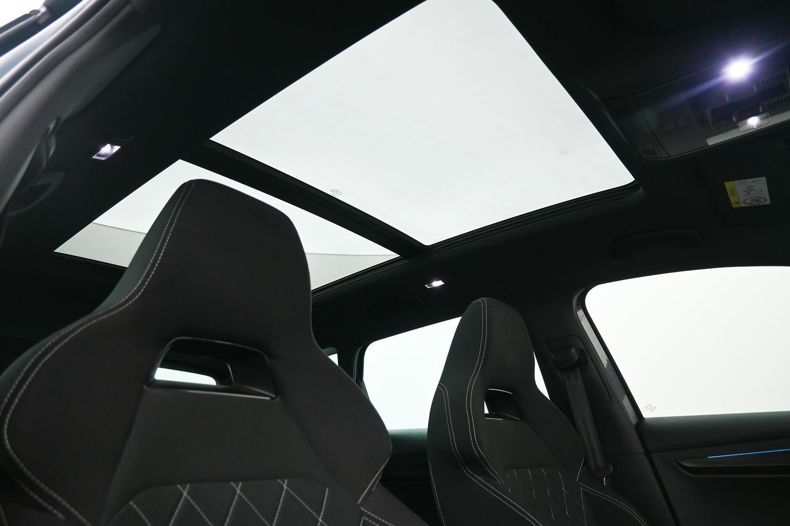 Skoda Karoq image 4