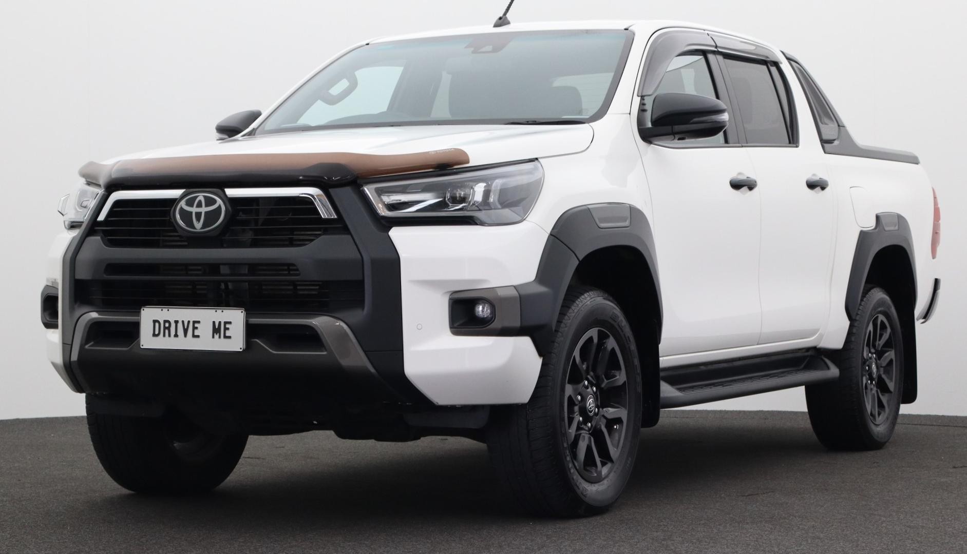 Toyota Hilux image 1