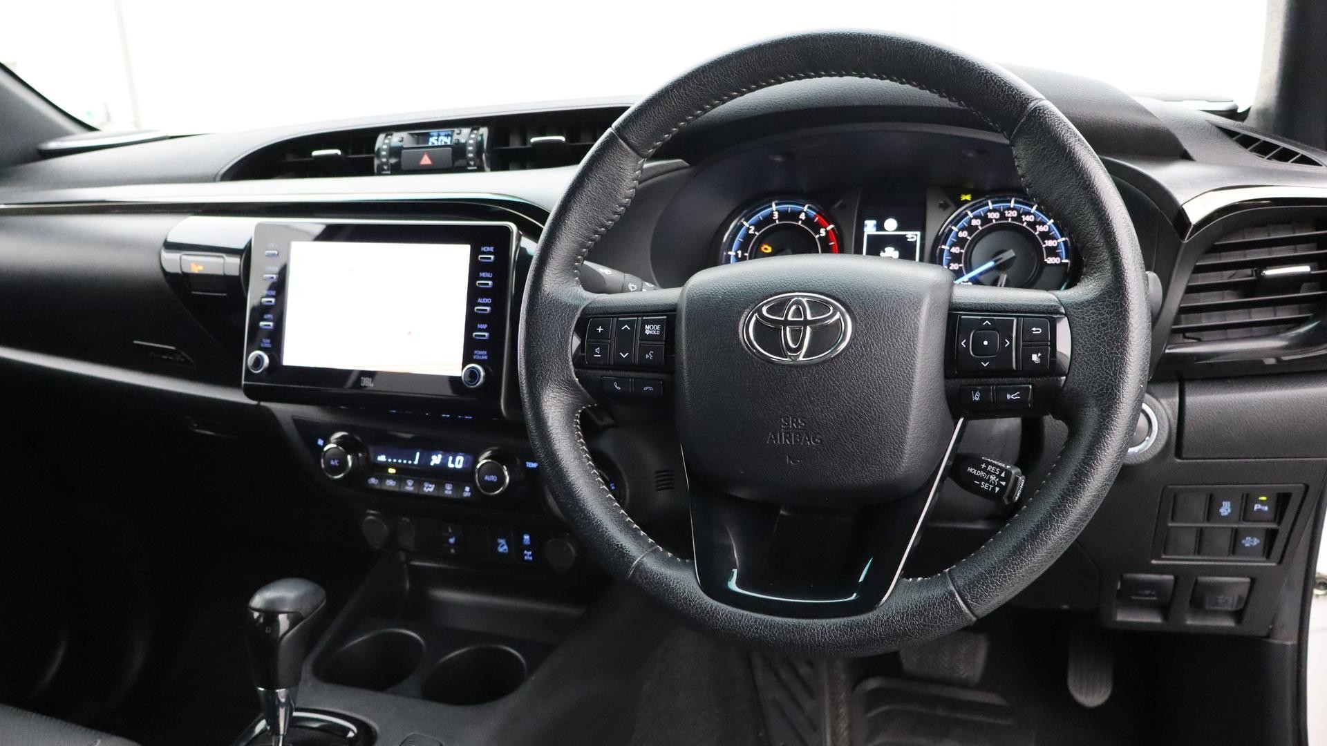 Toyota Hilux image 4