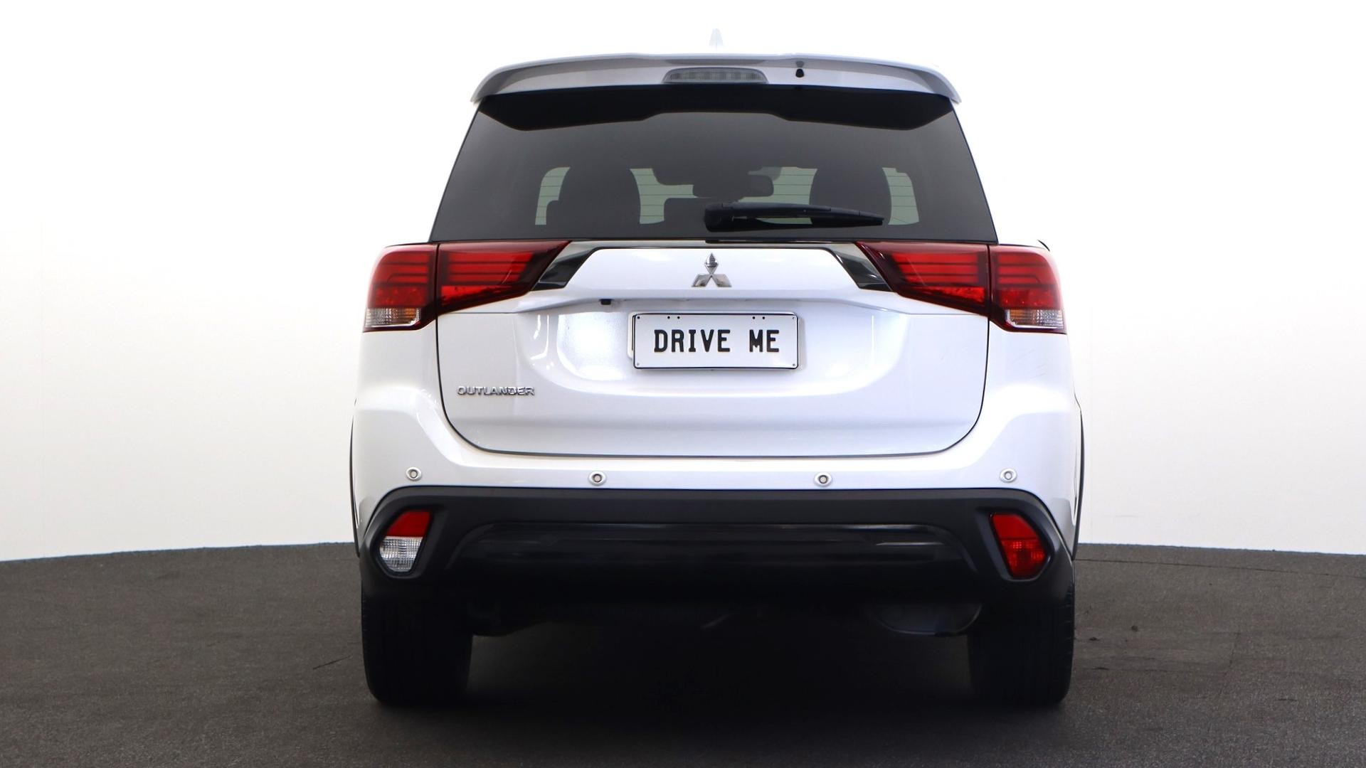 Mitsubishi Outlander image 3