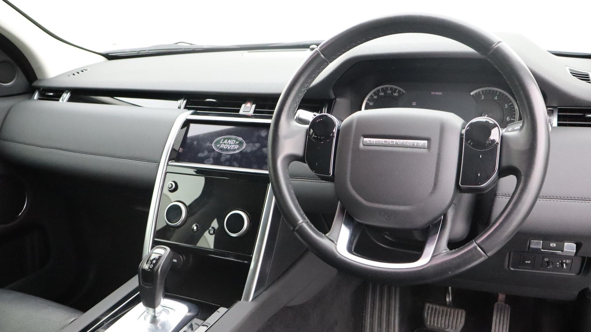 Land Rover Discovery Sport image 4