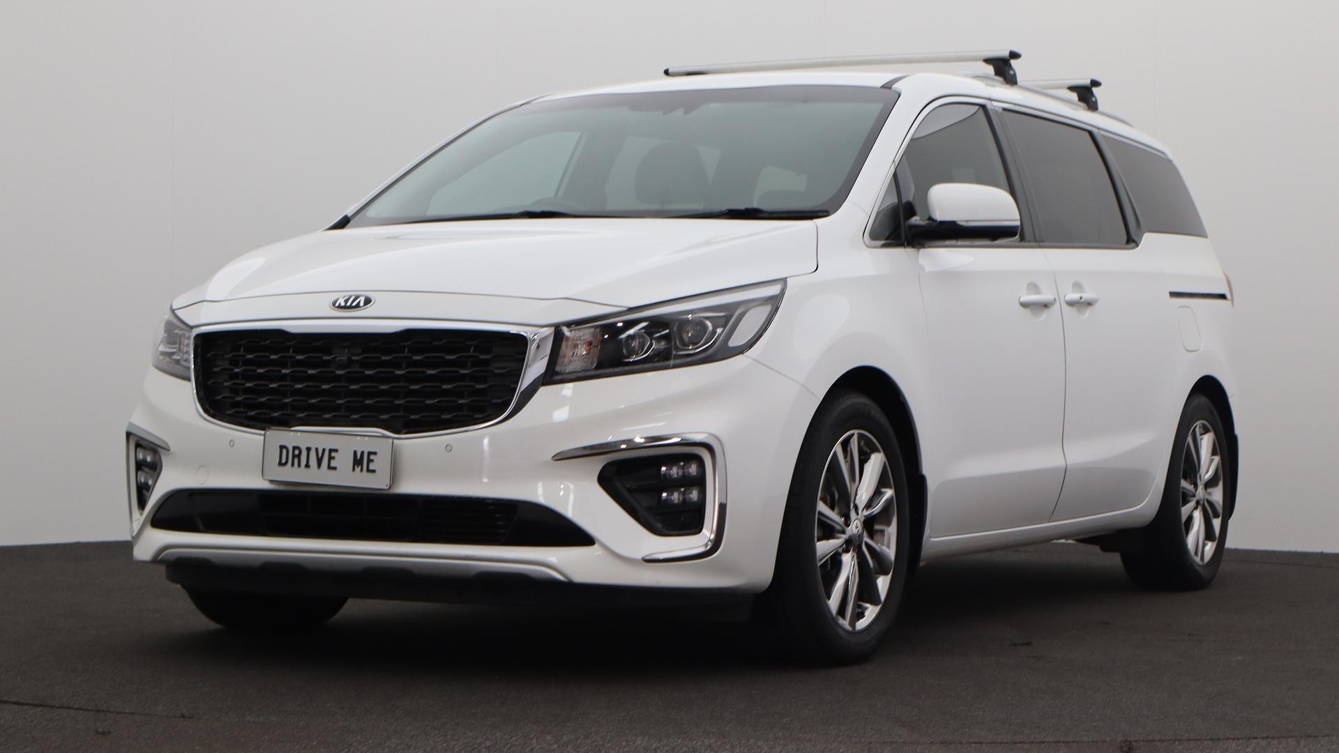Kia Carnival image 1