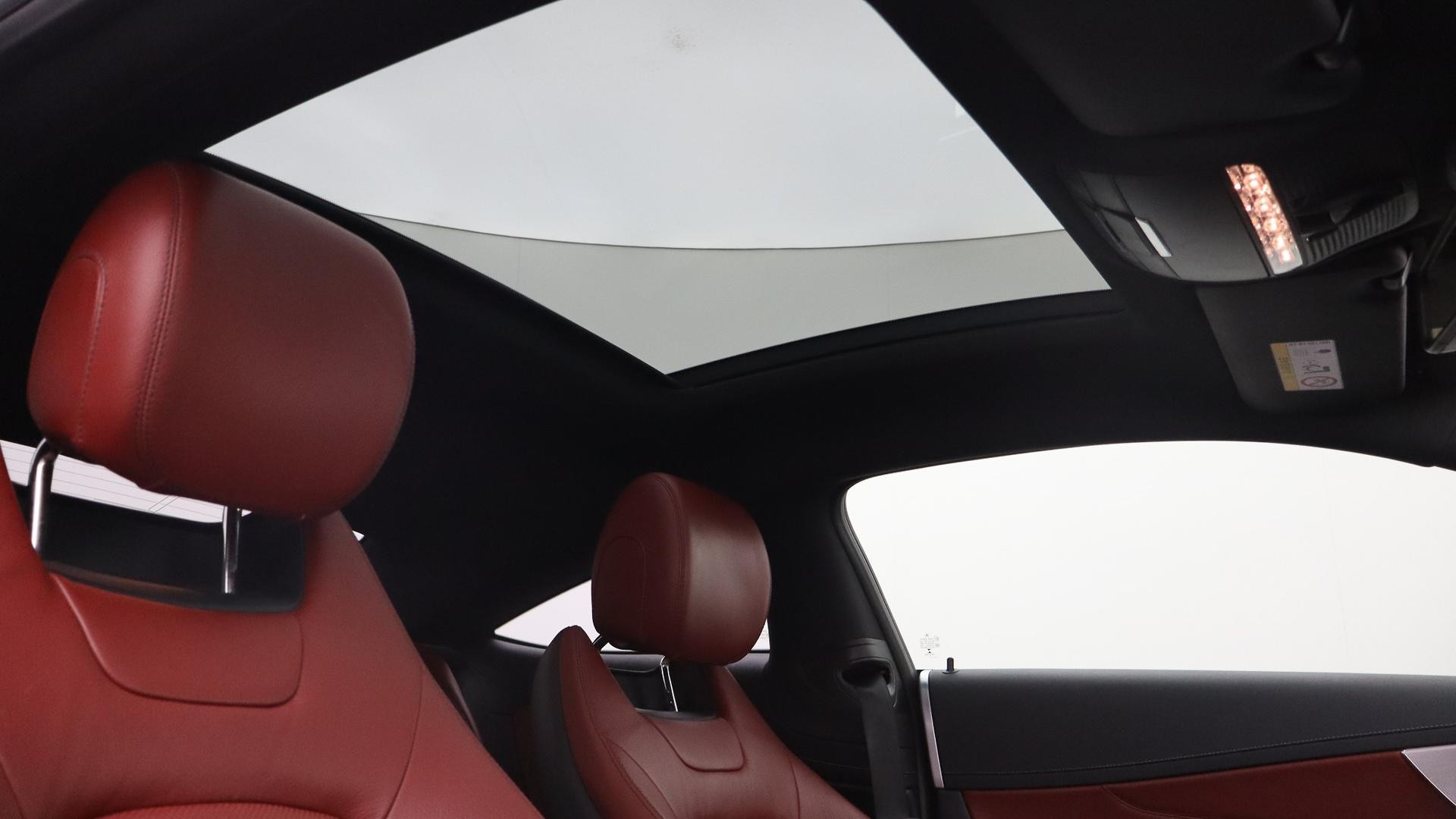 Mercedes Benz C-class image 4